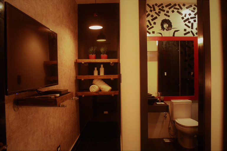 Others 4, Hotel 1945 Aeropuerto, Asunción