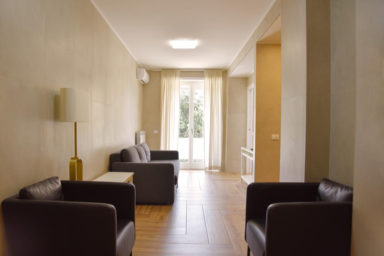 Others 4, La Maison Latina Guest House, Latina