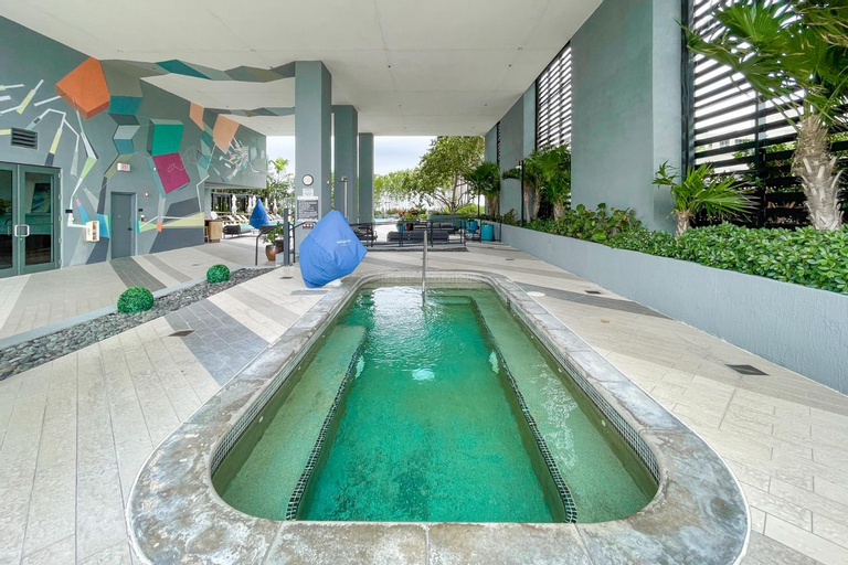 Sport & Beauty 1, Unwind in Your Amazing City View Apartment, Miami-Dade