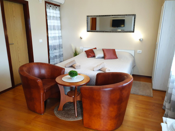 Others 4, Apartment 793, Poreč