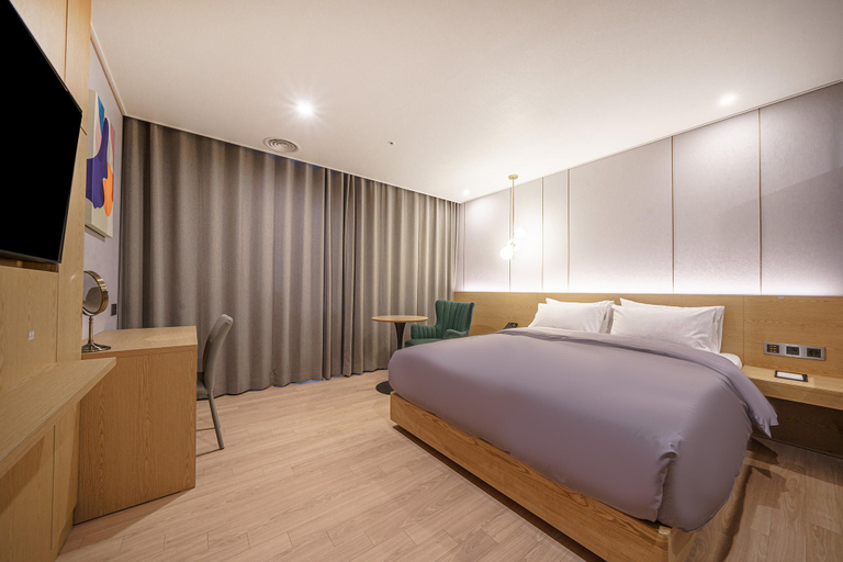 Bedroom 24