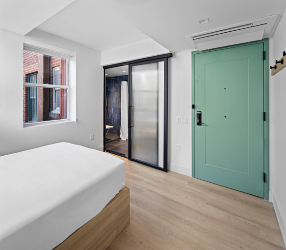 Bathroom 4, Riverside Tower, New York