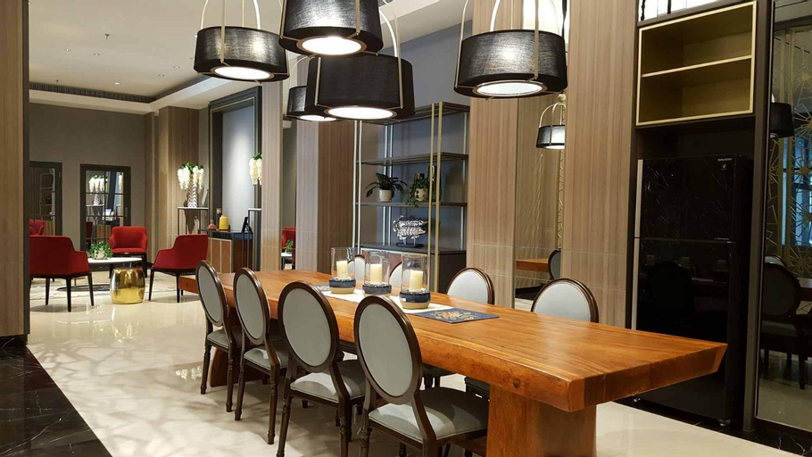 Food & Drinks 4, Luxury 2 Bed Room Anderson Apartment Pakuwon Mall, Surabaya