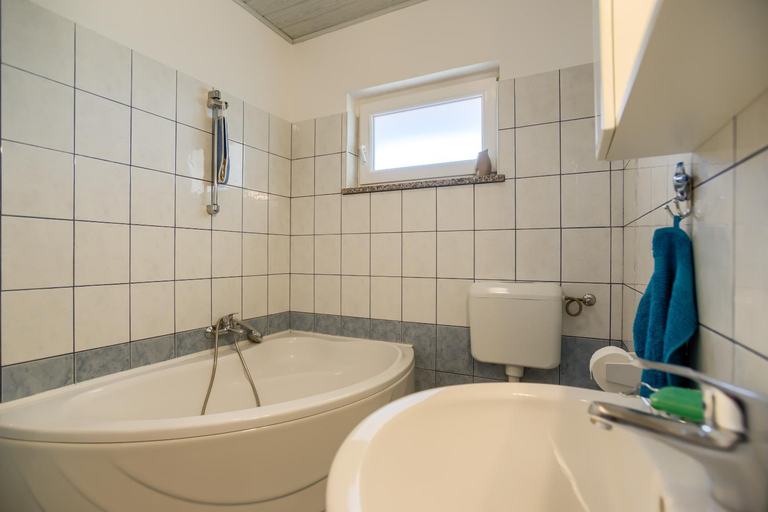 Bathroom 3, Apartment Monica, Ližnjan