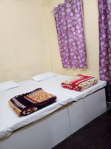 Bedroom 3, Tirupati Balaji Guest House, Varanasi