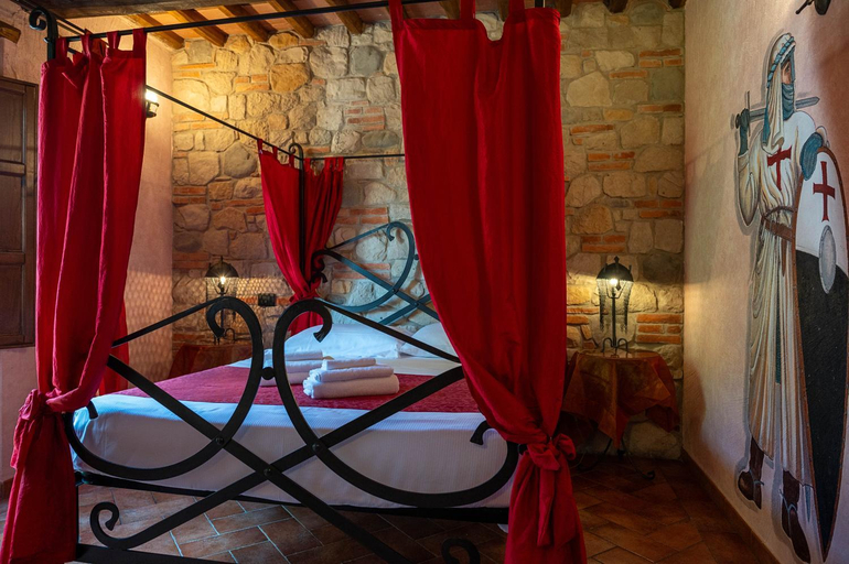 Bedroom 2, Castello dei Templari, Lucca