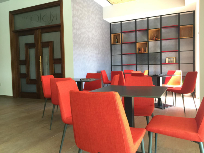 Food & Drinks 5, Herges Hotel, Durrësit
