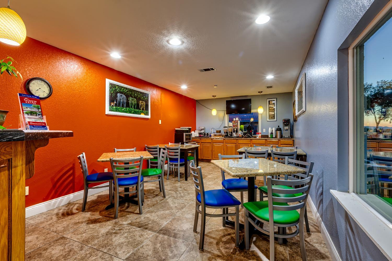 Food & Drinks 5, Fort Davis Inn And R.v. Park, Jeff Davis