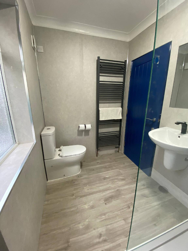 Bathroom 4, 3 Room Apartment - Twins/double, Cambridgeshire
