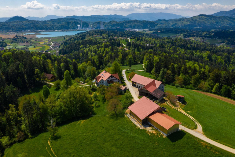 Others 4, Country House Apat, Velenje