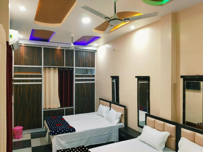 Bedroom 2, Mishra Guesthouse, Varanasi