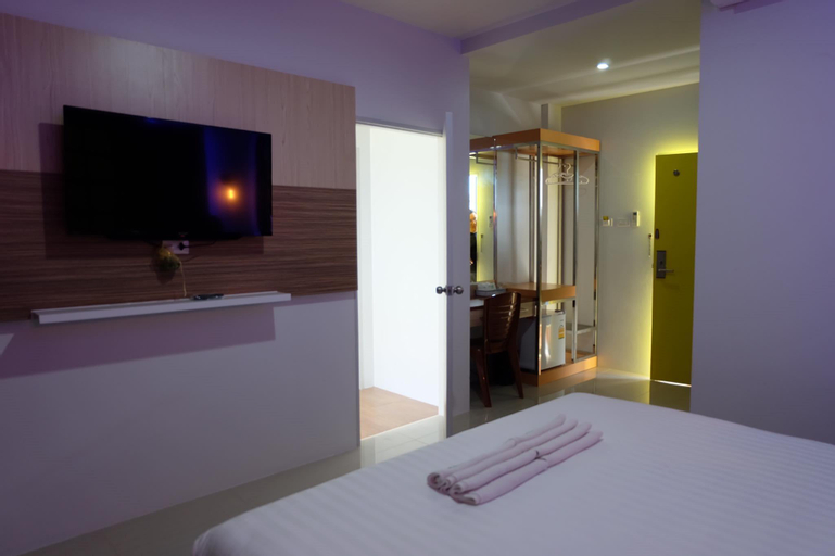 Bedroom 8