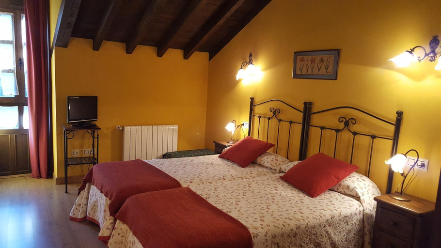 Bedroom 4, Hotel Rural Casa Cueto, Asturias