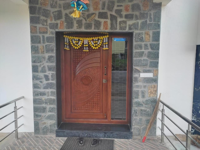 Exterior 16