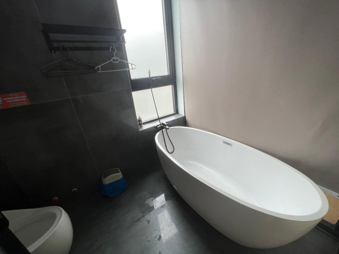 Bathroom, Nancy Tran Grand Strip Sweet Villa 1, Ho Chi Minh City