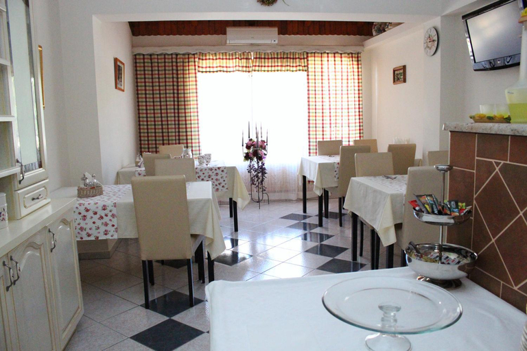 Food & Drinks 4, Villa Rosa, Šibenik