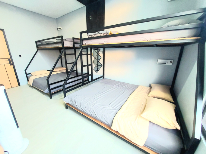 Bedroom 23