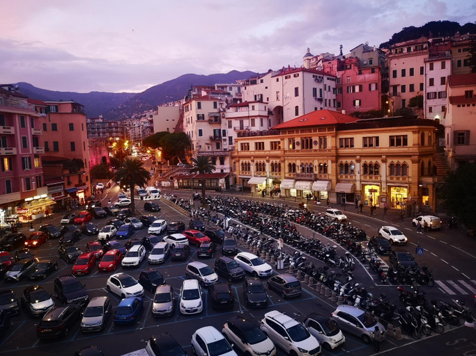 Exterior & Views 5, Luci a San Siro, Imperia