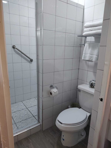 Bathroom 3, Los Cedros Hotel Inn Chihuahua, Chihuahua