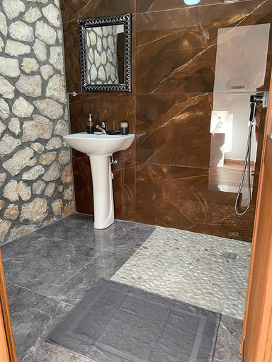 Bathroom 3, Vila Dena, Vlorës