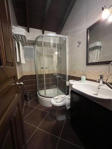 Bathroom 5, Griffon Hotel, Foça