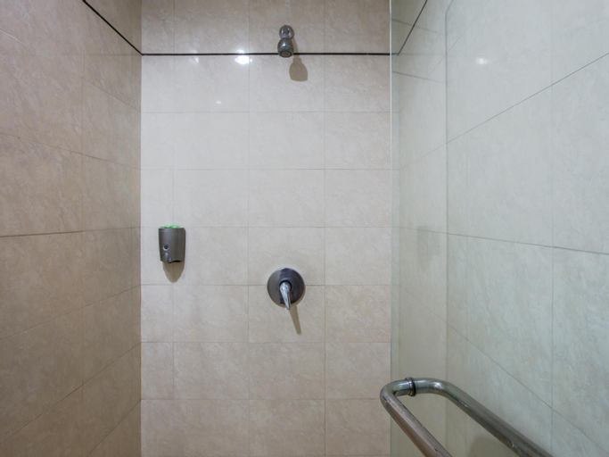 Bathroom 15