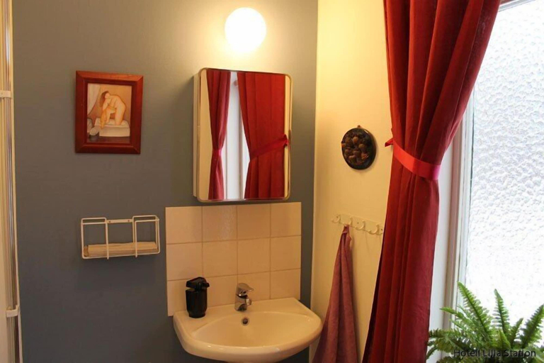 Bathroom 4, Stationshusets Hotell och Café, Köping