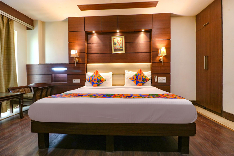 FabHotel Admire Suites, West