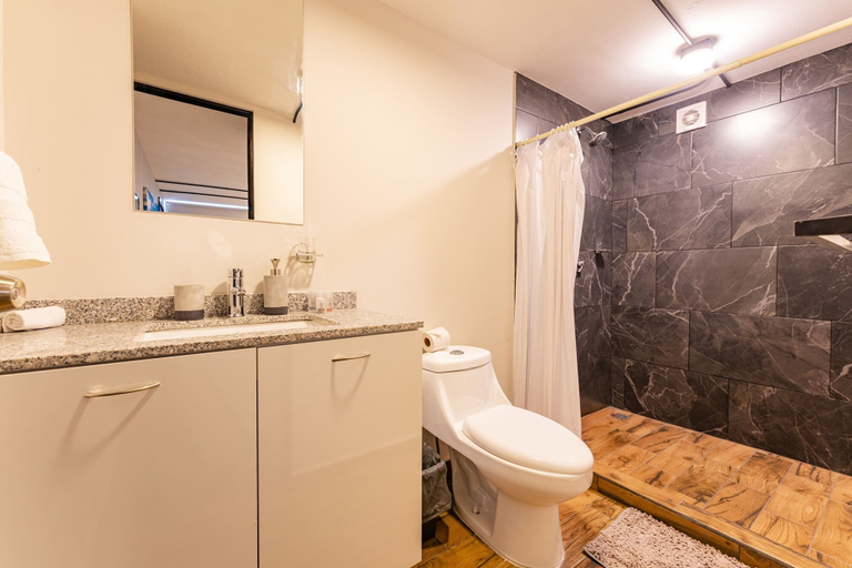 Bathroom 5, Condesa Lofts & Residence Hotel by VH, Mexico City