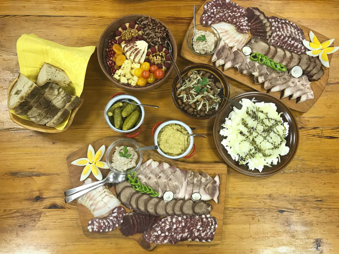 Food & Drinks 5, Country House Apat, Velenje