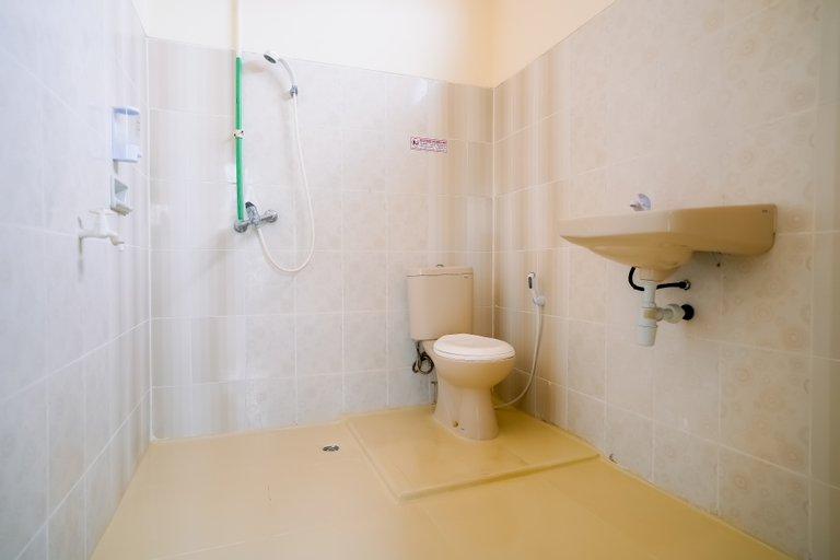 Bathroom 9