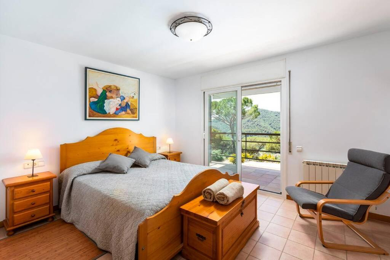 2, Mediterranean villa with pool near barcelona, Barcelona
