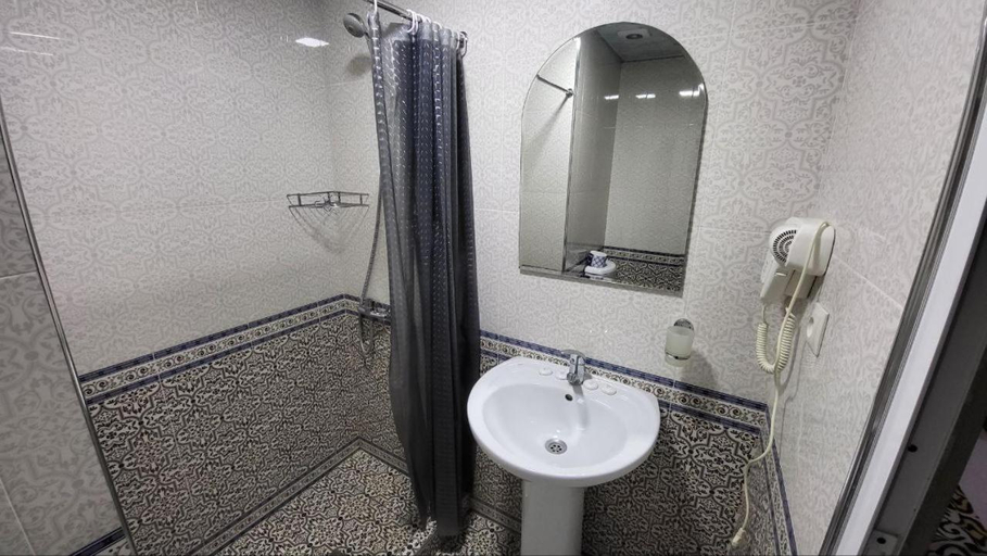 2, ALISHER CHORBOG' HOTEL, Oqdaryo