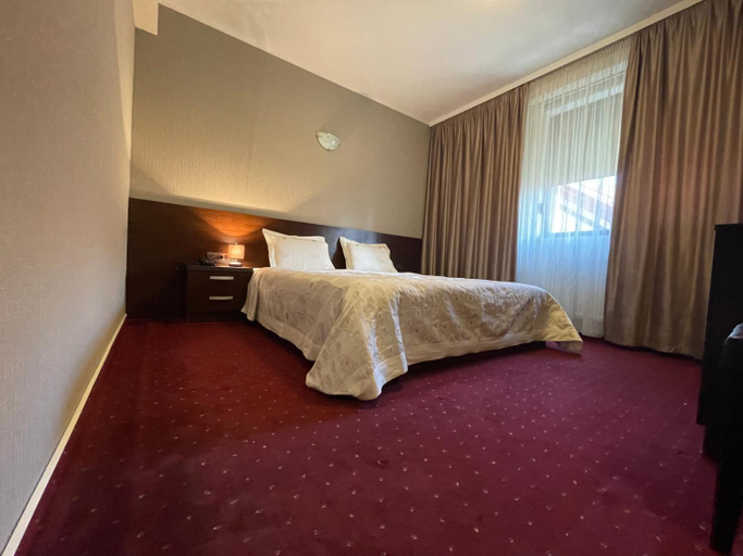 Shower 2, Hotel Athos, Voluntari