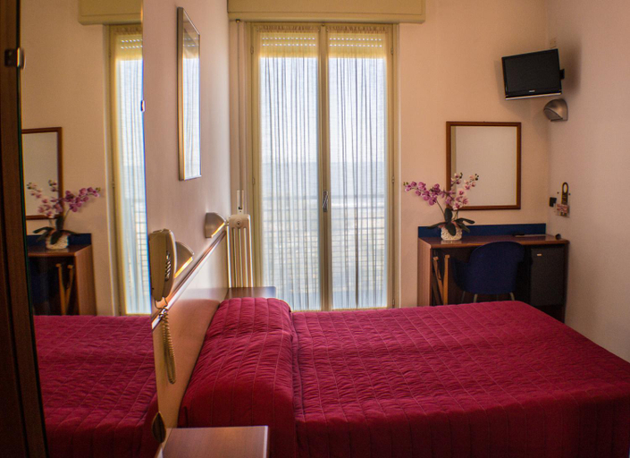 Others 4, Hotel Brasilia, Ravenna