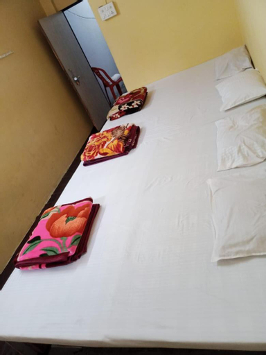 Bedroom 2, Tirupati Balaji Guest House, Varanasi
