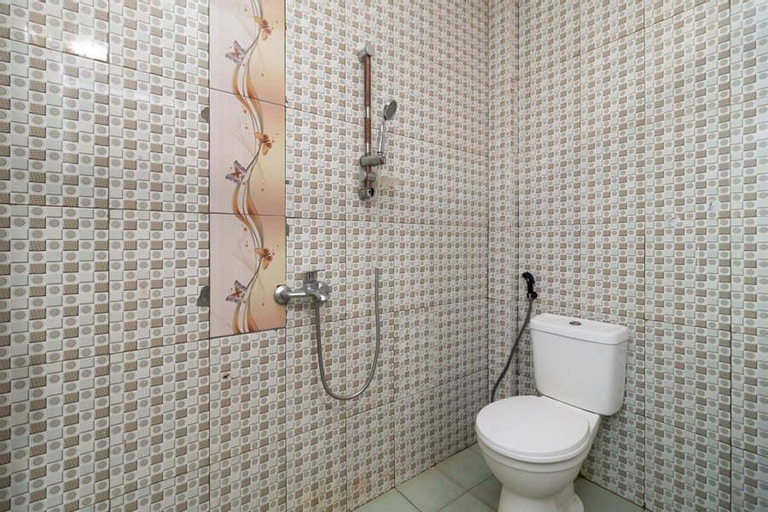 Bathroom 10
