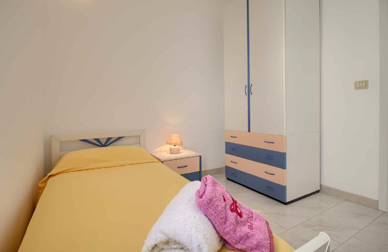 Bedroom 2, Front Beach Torre Mozza by LoveSud, Lecce