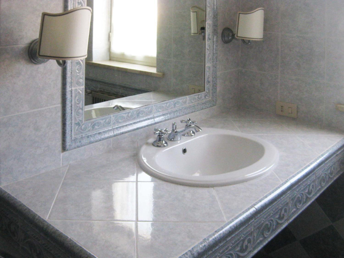 Bathroom 2, Giardinello Stagnone Sunset, Trapani