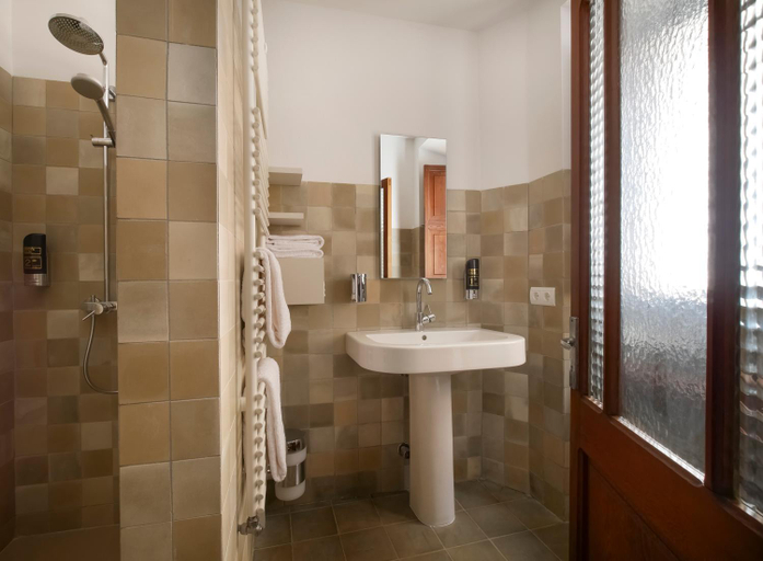 Bathroom 3, Es Picarol Sineu, Baleares