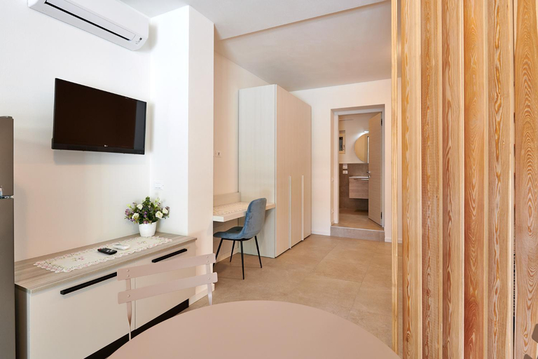 Bedroom, ApartmentsGarda - Residenza Monte Baldo - Garda, Verona