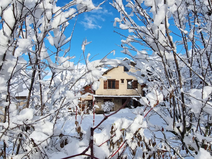 Others 4, "La Coustille" Chambres et Table d'Hotes, Hautes-Alpes