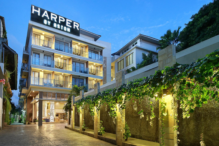 Exterior 1