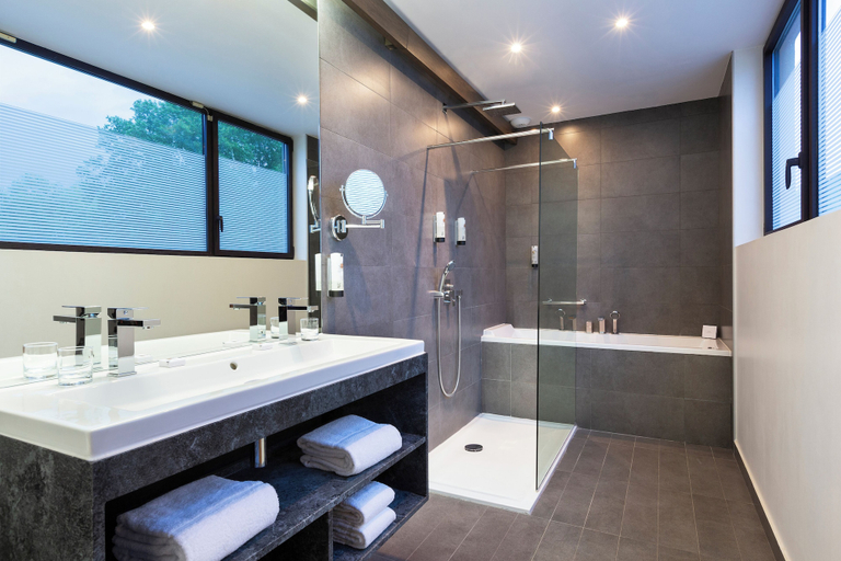 Bathroom 4, SOWELL HOTELS du Golf, Bouches-du-Rhône