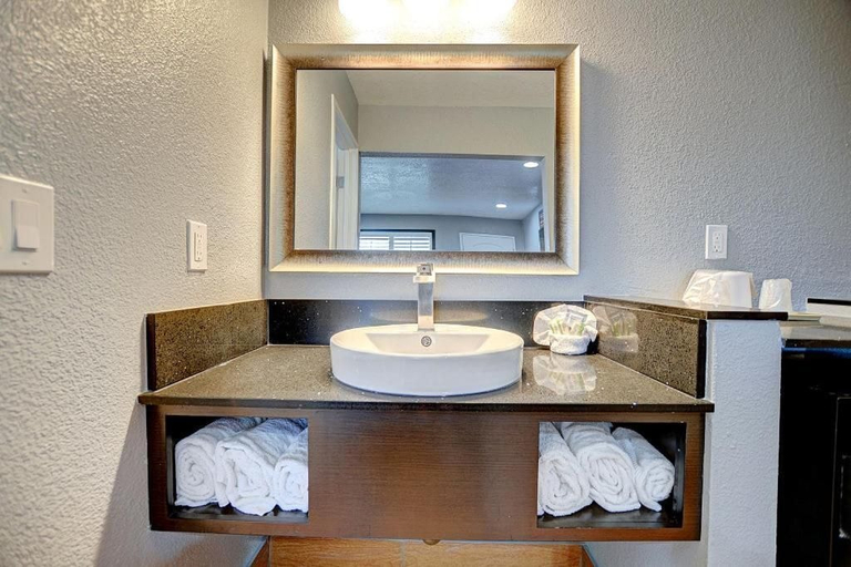 Bathroom 3, Welcome Inn, San Bernardino