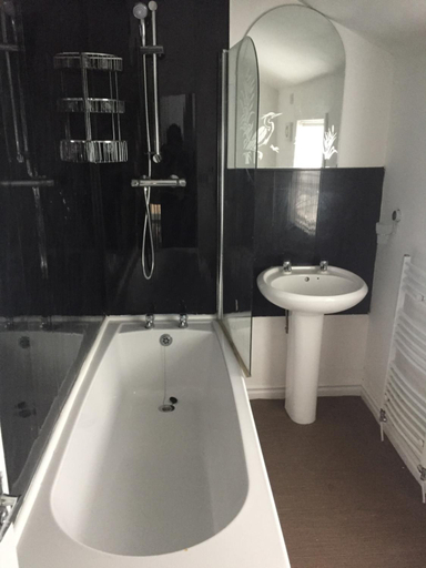 Bathroom 3, Alphalink Apartment, Middlesbrough