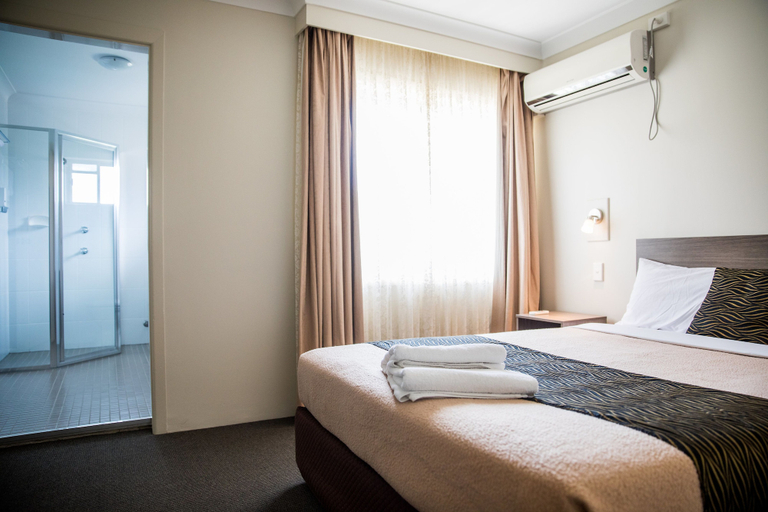 Bedroom 3, Lilac City Motor Inn, Goulburn Mulwaree - Goulburn