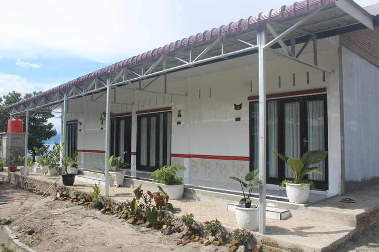 Exterior & Views, SiRulo Homestay and Beach, the best place for you, Samosir