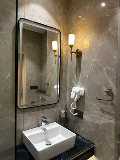 Bathroom 5, Hotel The Raghavas', Faizabad