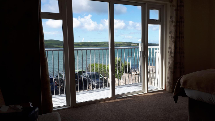 Others 4, Dingle Harbour Nights - Room Only